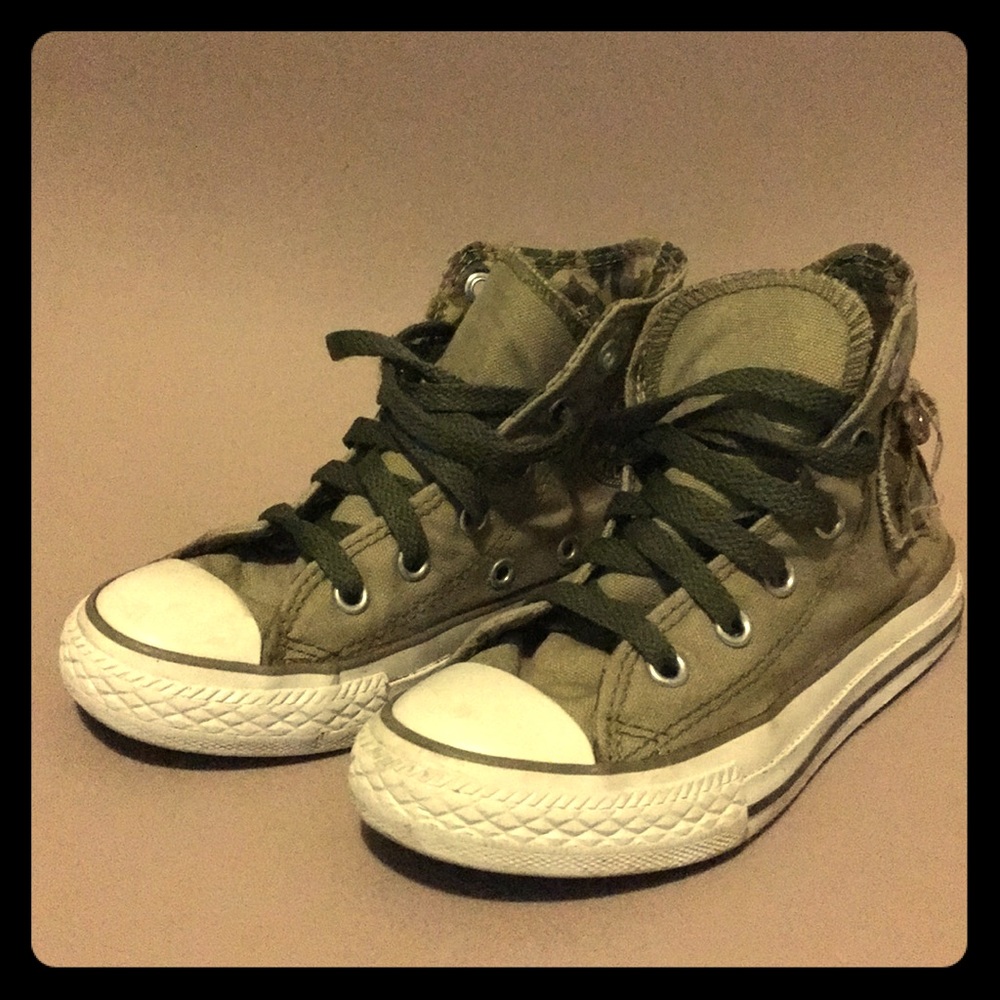 Converse hi top chuck Taylor all star boys size 11